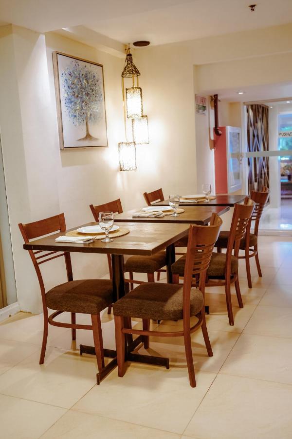 Emerald Boutique Hotel Legazpi Luaran gambar